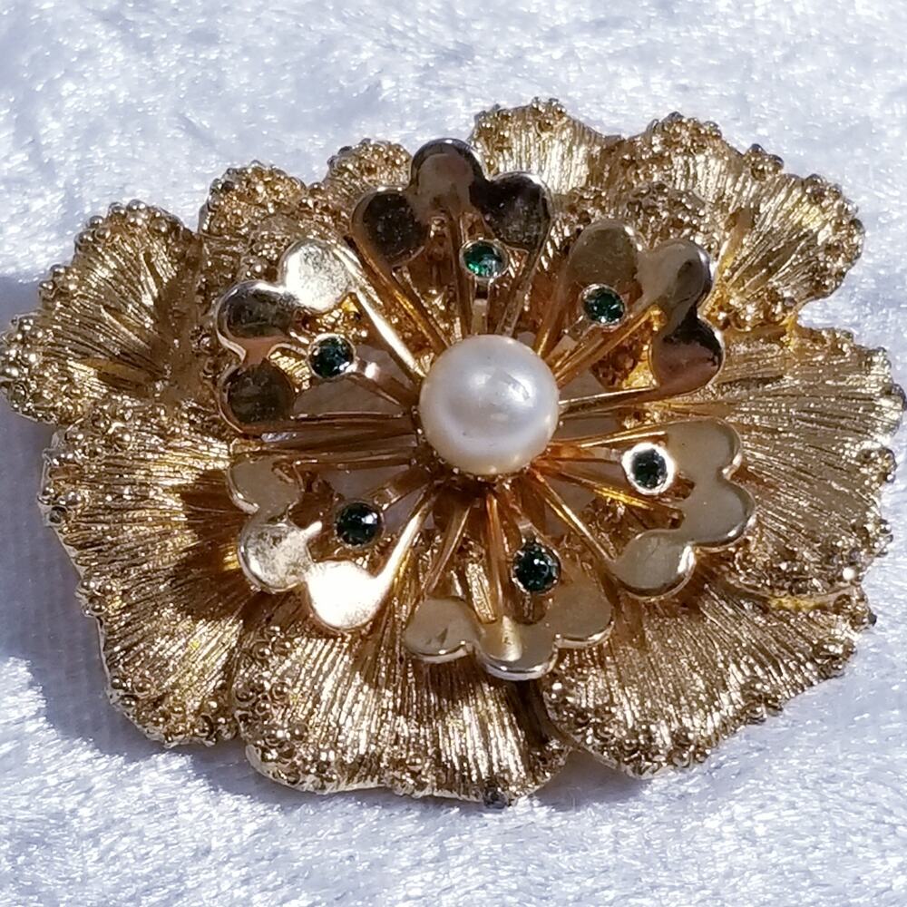 Vintage Sara Coventry 2"X1 1/2" Brooch green/pearl 1.1799